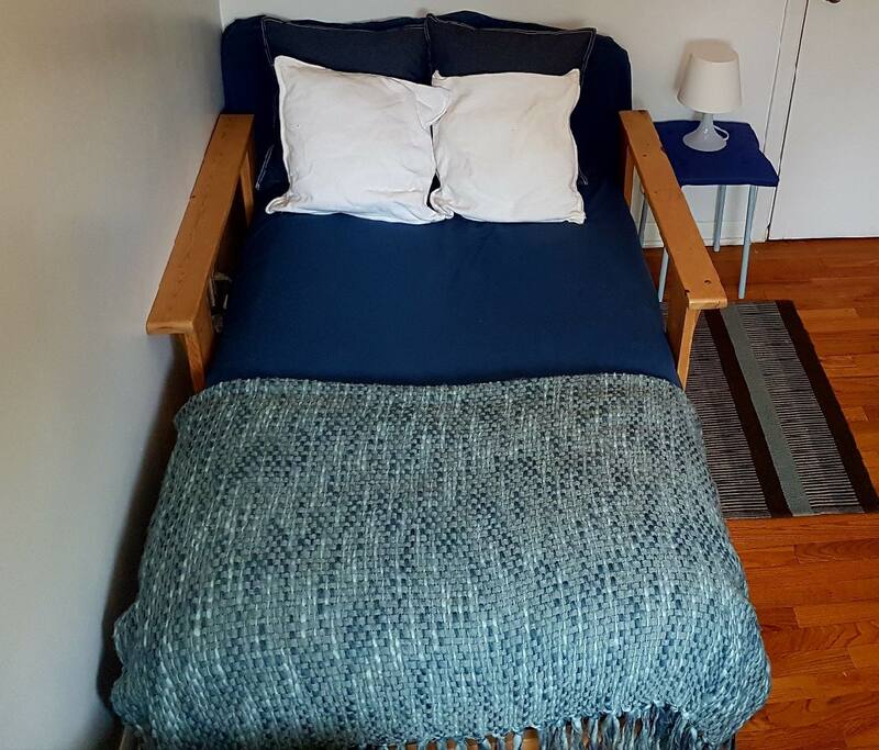 OPTIONAL extra single bed