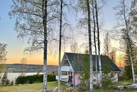 Lakefront house by Fåsjön in Bergslagen
