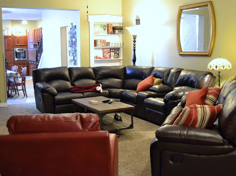 Large Theater / Great Room