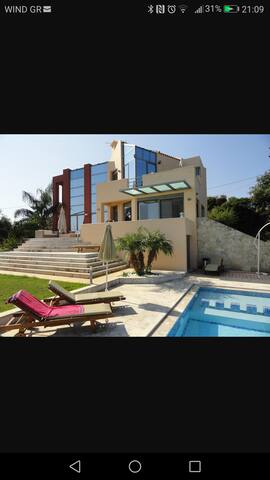 Provarma hills luxury villa gerani gallery image 5