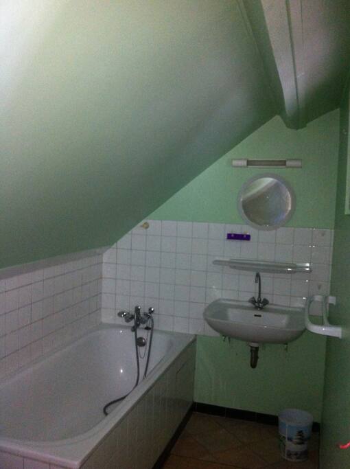 Votre salle de bains pour vous relaxer après les visites de la journée.
