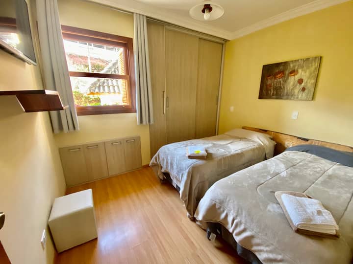 Spoločná izba pre jednu osobu alebo pár, podľa požiadavky