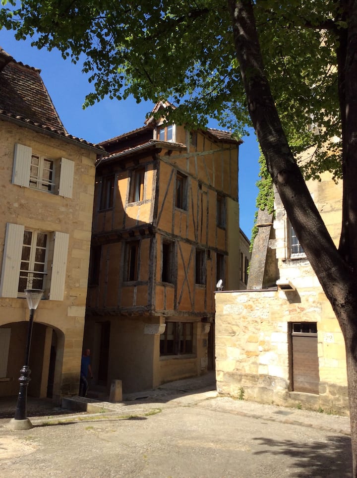Beautiful medieval townhouse, Bergerac old town