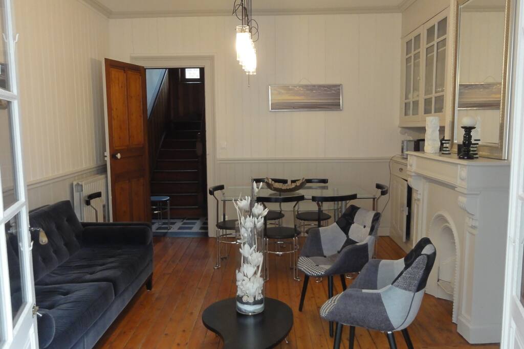 Salon/salle à manger sur palier