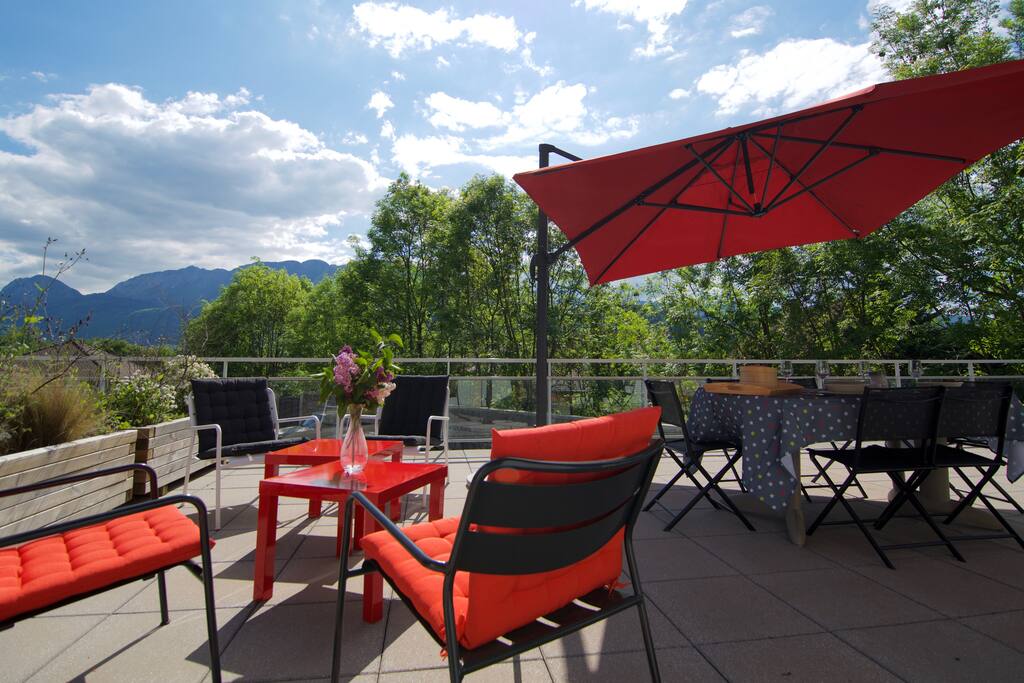 Très jolie terrasse aménagée - Plancha - Espace Lounge