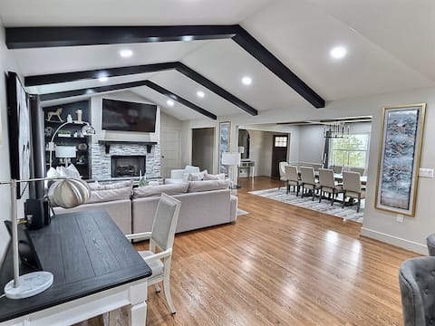 Casa Paloma* Renovated 5BR, *Hot Tub *Home GYM*