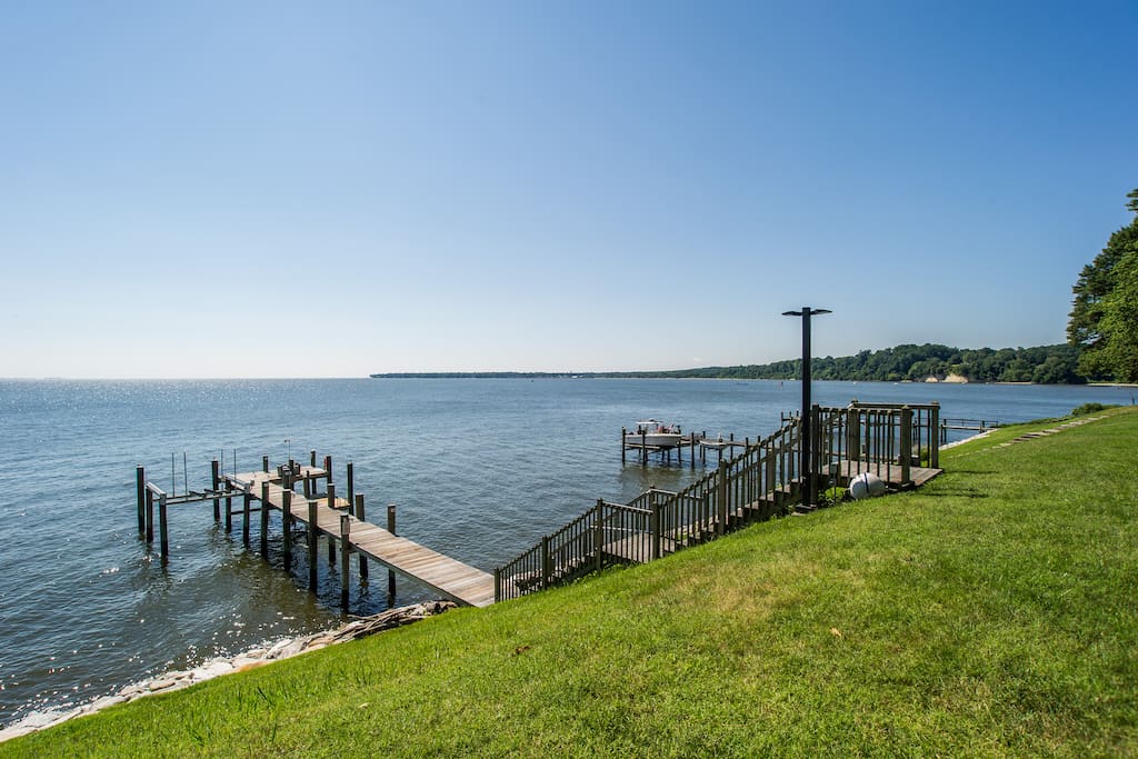 THE DRIFTWOOD LODGE waterfront Houses for Rent in Tracys Landing