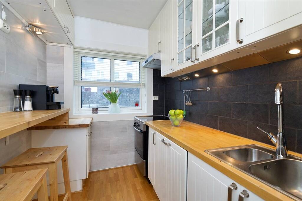 Fully equipped kitchen.