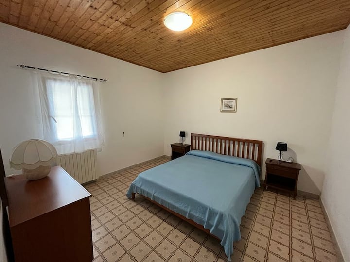 Спалня с двойно легло 