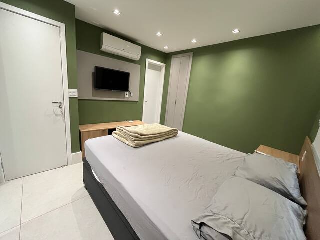 Complete apart close to Leblon beach and subway gallery image 5