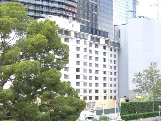 2bdm2bth Condo F Jockey Club Strip front, sleeps 6 gallery image 4