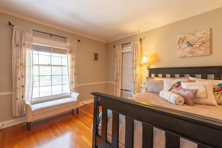 Dormitorio principal con colchón tamaño king