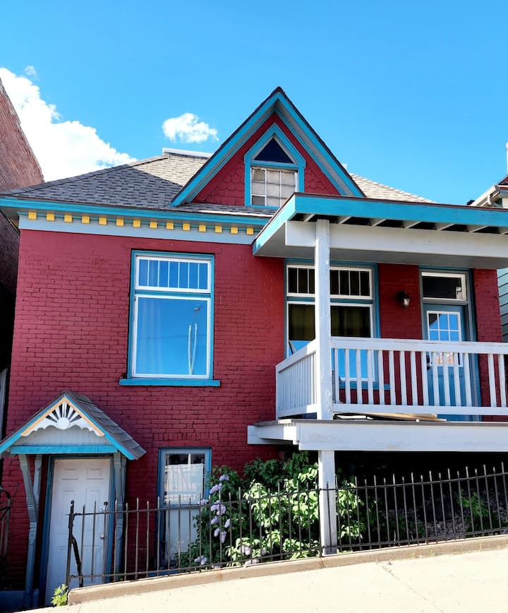 Lovely 2 bedroom house in historic uptown Butte Houses for Rent in