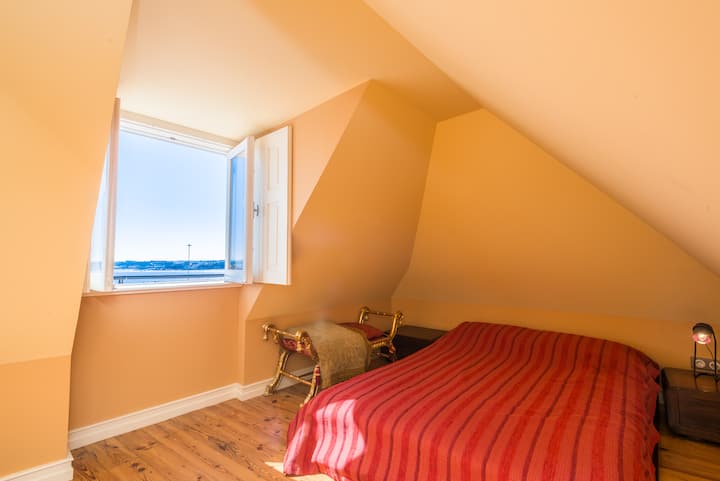 Spavaća soba na katu