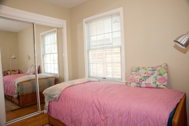 Little room in a little house/LOL. Littleoldlady