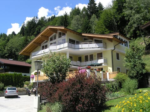 Popular Airbnb listing: Apartment with private balcony in Leogang