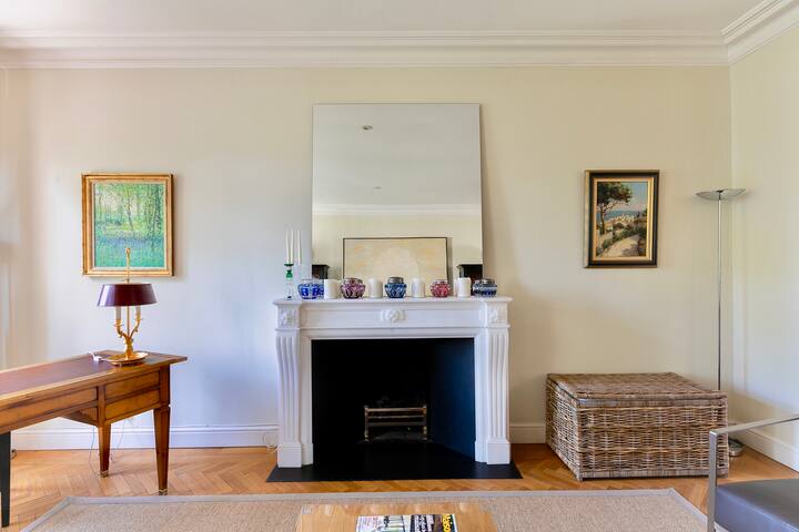 Central London top floor 2 bed flat near Hyde Park gallery image 3