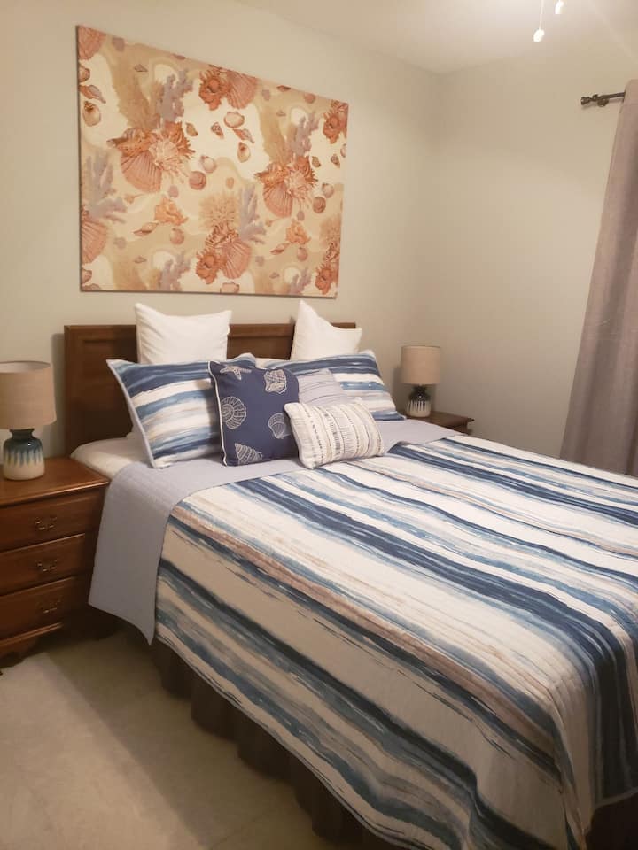 Спалня #2 Легло тип Куин