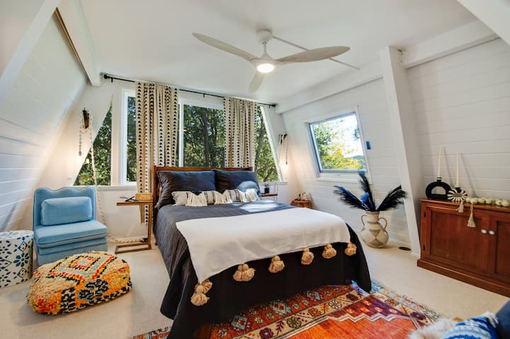 Özel 2. Kat Queen Yatak Odası