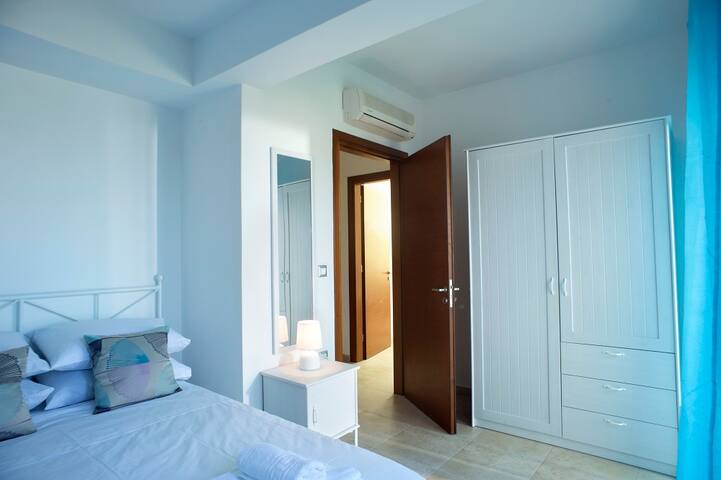 Luxury Villa Panorama with Infinity Pool &Studio gallery image 4