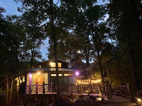 FoResTree HousePeaceful LuxeTreehouseEscapeHotTub