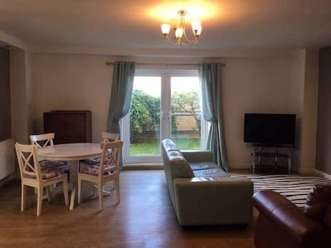 Rural modern apartment nr Hull sleeps 4 open plan