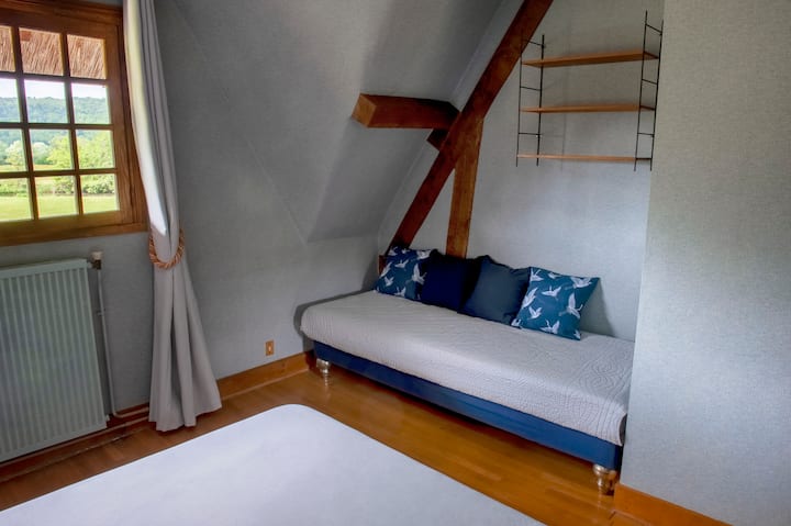 Schlafzimmer 3: Queensize-Bett und Einzelbett