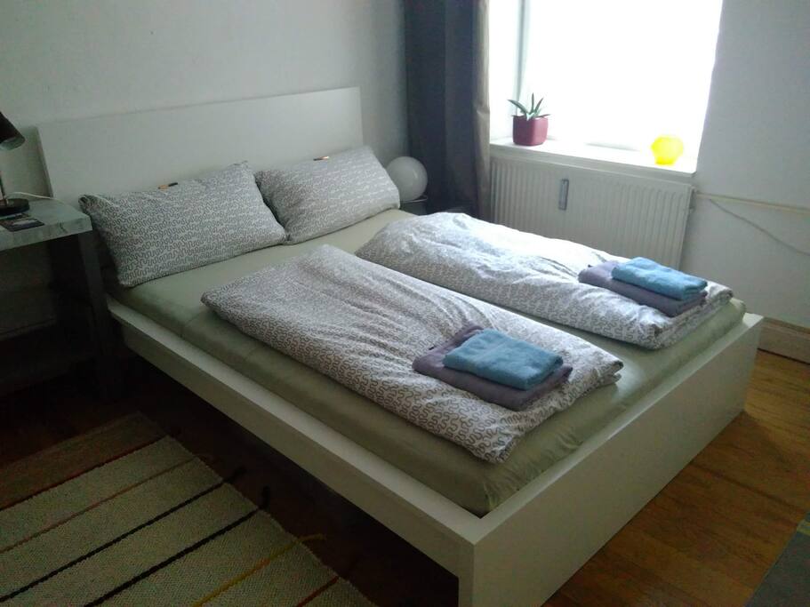Zimmer, Bett