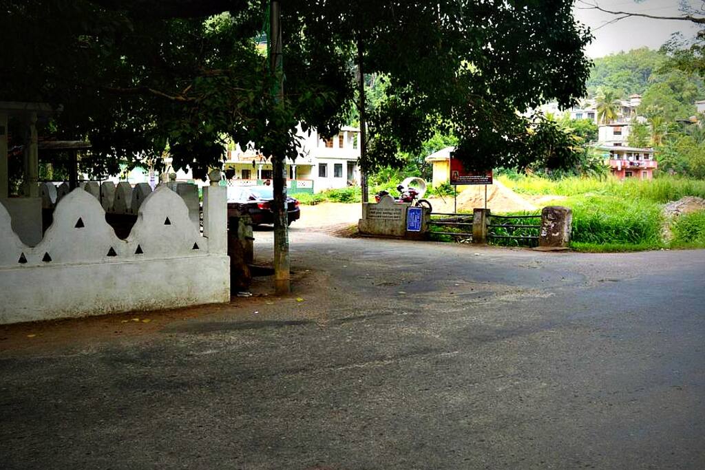 Once you enter Ampitiya road, take a left turn to Shanthi Kumar Mawatha