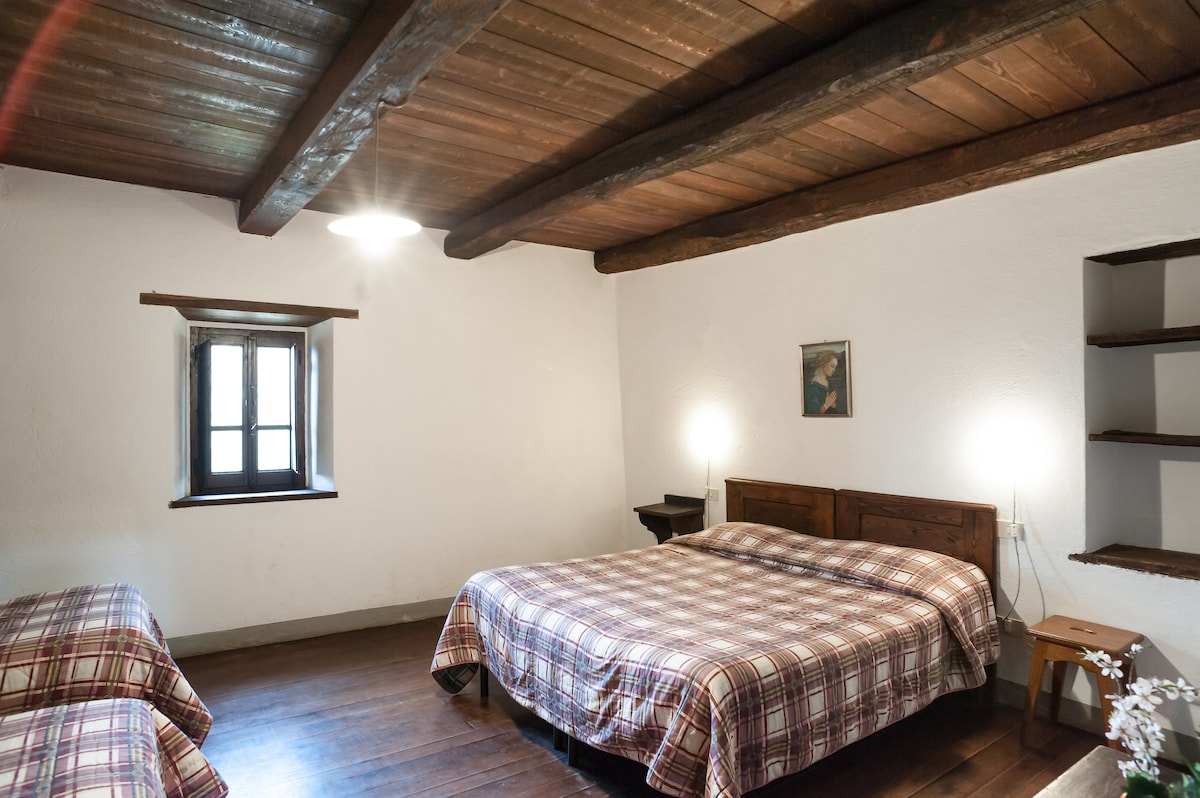 Vallorsaia, Private pool with view! - Villas for Rent in Sansepolcro,  Tuscany, Italy - Airbnb, image size:1200x798