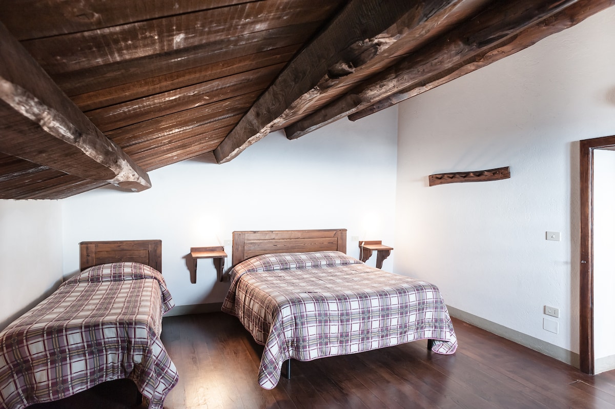 Vallorsaia, Private pool with view! - Villas for Rent in Sansepolcro,  Tuscany, Italy - Airbnb, image size:1200x798