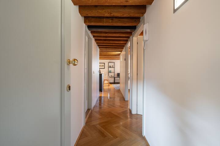 Canal View – Guglie Bridge gallery image 4