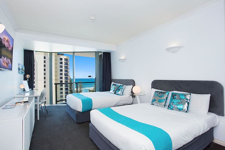 Legends Hotel Central Surfers, No Cleaning fee!!