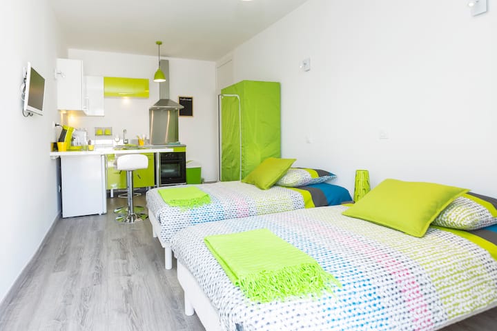 Studio "Malpeigné" (Véranda & Balcon) - ibis budget Avignon Centre
