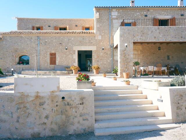 Traditional Majorcan country house with sea views gallery image 4