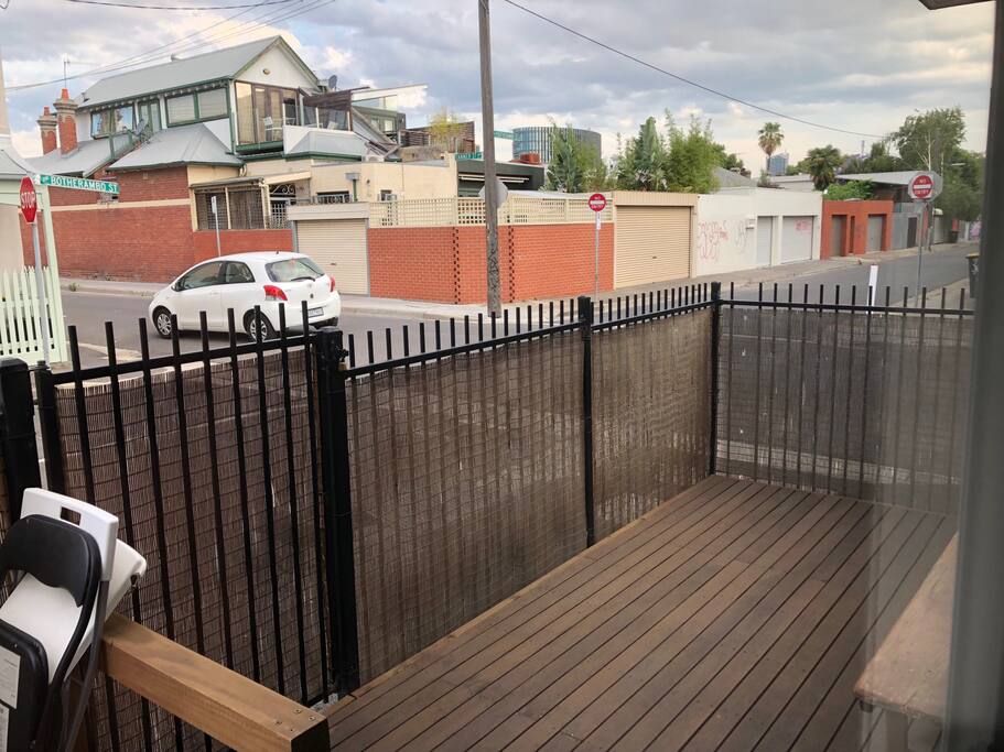 Ground floor decking w/ street access