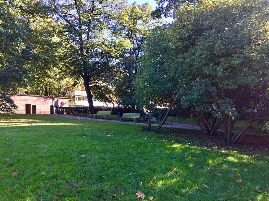 You can e.g. have a picnic and just watch the people who pass by or are enjoying the day too.