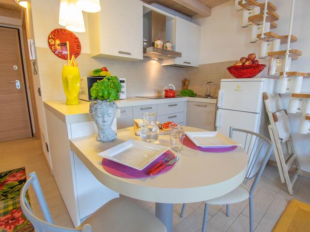 Cherubino – stunning lake view with swimming pool gallery image 2