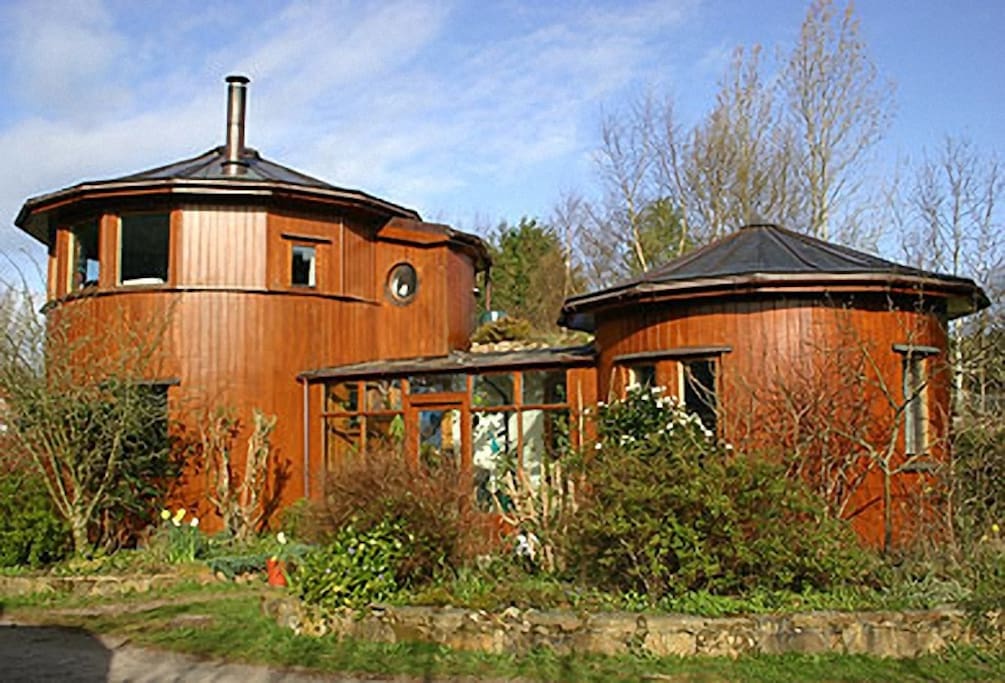 Your own wee whisky barrel to the right