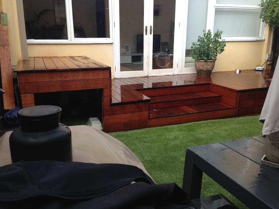 Outdoor mattresses are provided for the day bed