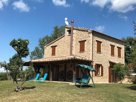Villa Arzilla, fantastic view of the Sibillini Mountains