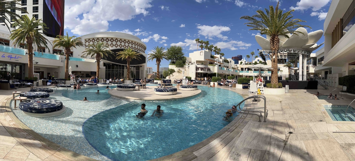 Palm Place Suite