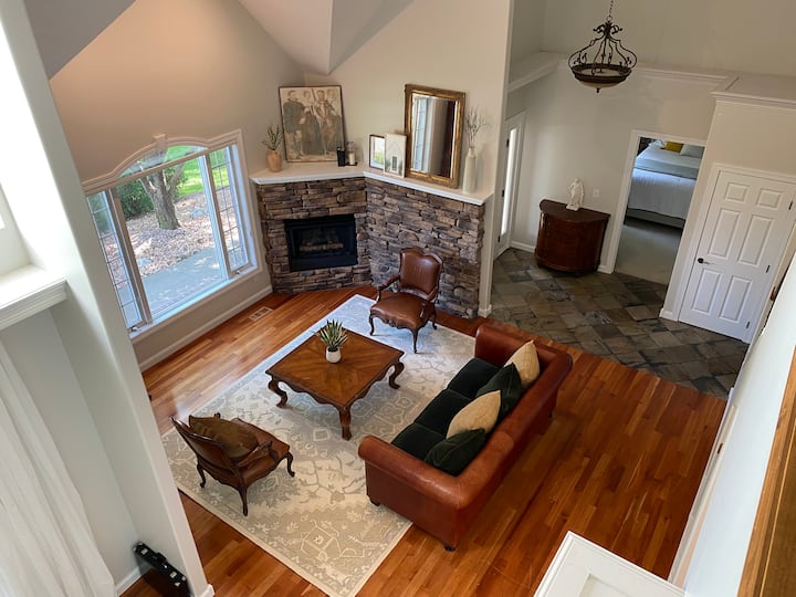 6 Bdr 5 Ba Luxury Home. Sleeps 14.  5 Min (1-80) - Kearney, NE