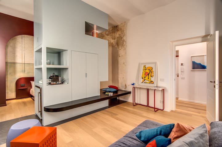 Eclectic style Casa Totem Trastevere