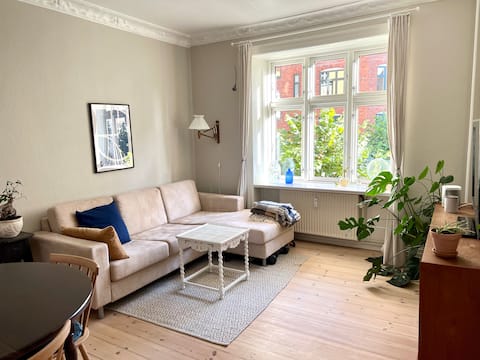 Top performing Airbnb: Cozy apartment in hip area - close to inner city in Nørrebro