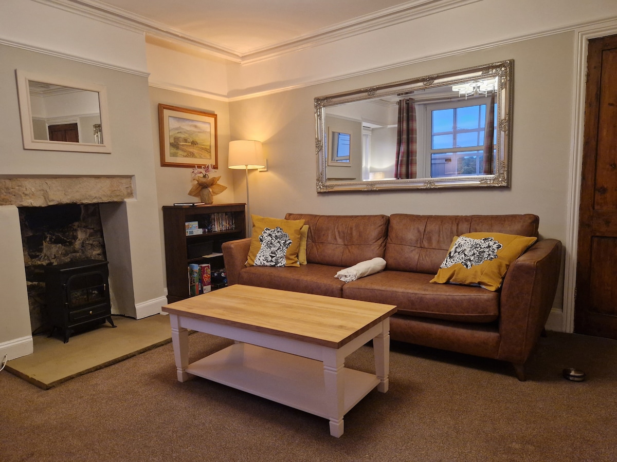 Top performing Airbnb: Pope Carr Cottage, 3 bedrooms, great location+view in Matlock Town