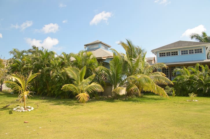 Tropical Gdn. Apt Close To Beach 