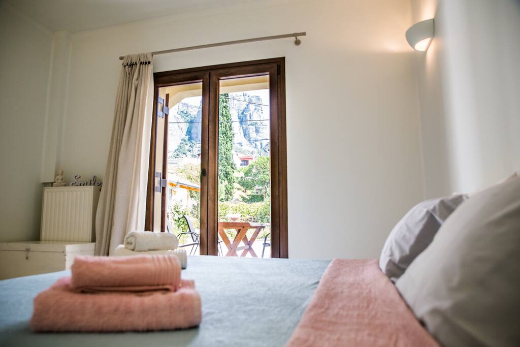 Meteora View Bedroom / King Size