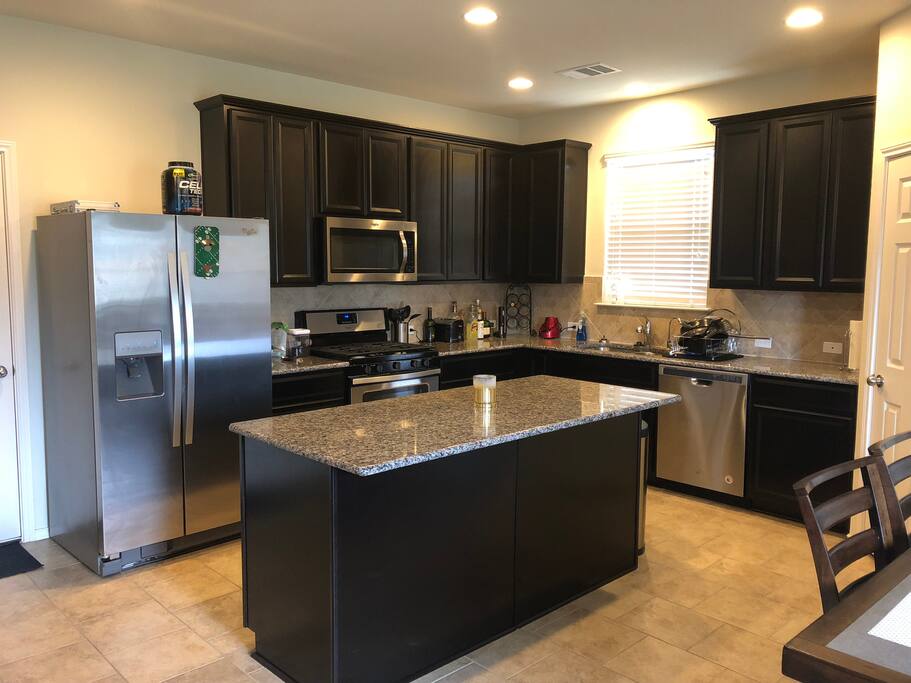 Full Kitchen