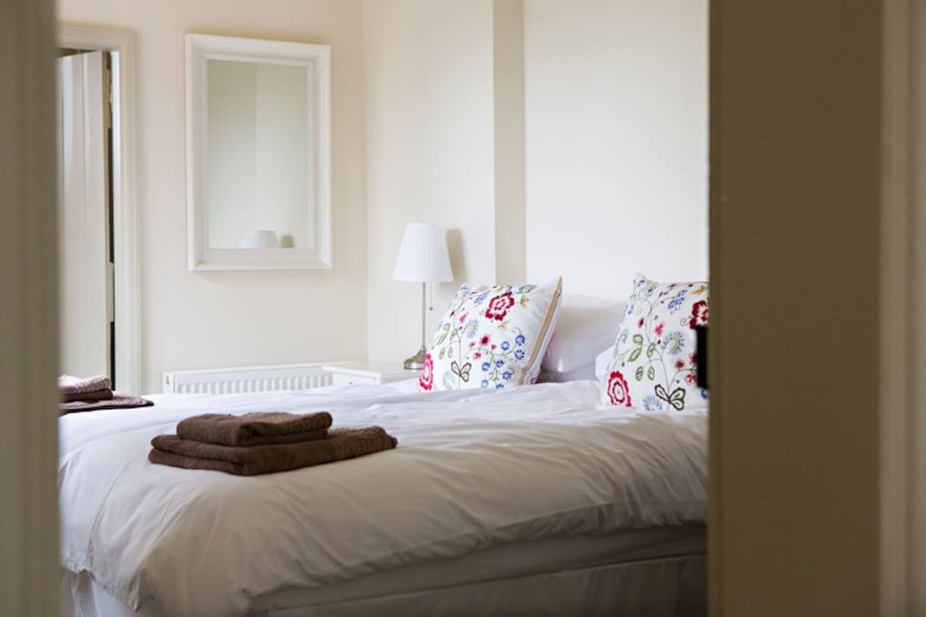 Holly Farm Twin Bedroom